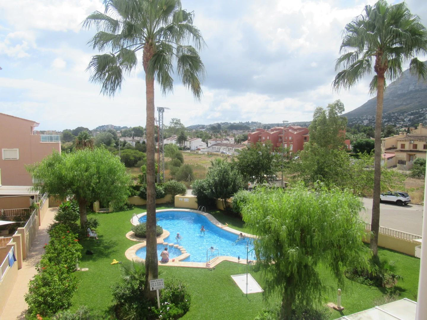 A14 - Apartamento de 3 dormitorios y piscina en venta en DENIA