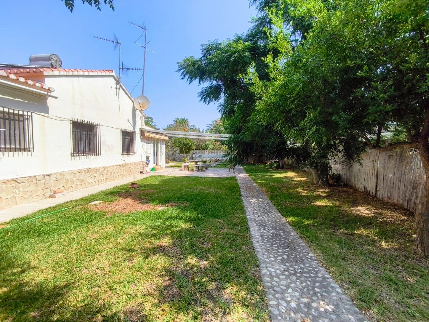 Chalet en première ligne de plage à Denia à vendre