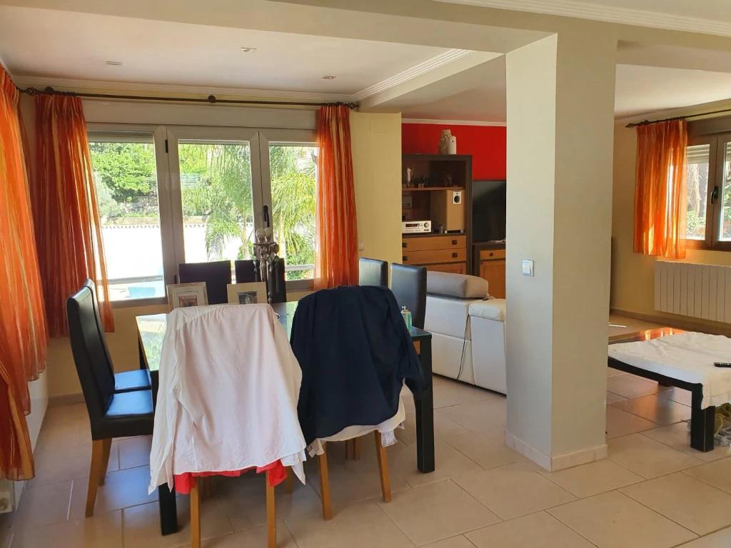 VP22 - Chalet renovado en Denia en venta con vistas al Mar