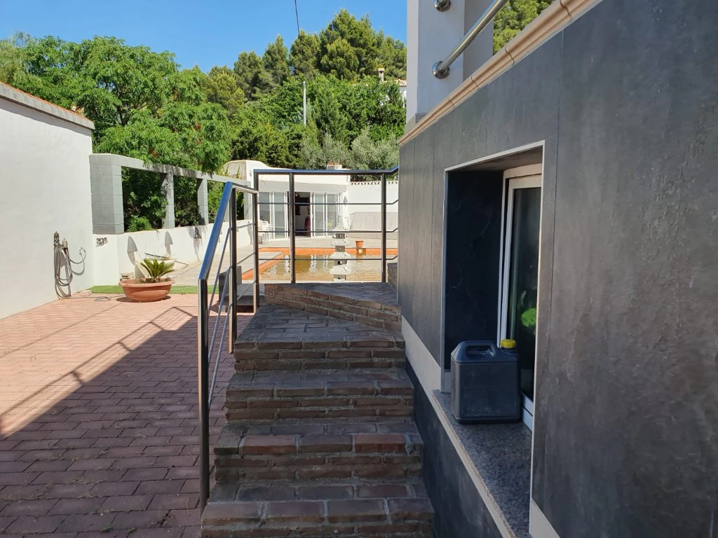 VP22 - Chalet renovado en Denia en venta con vistas al Mar