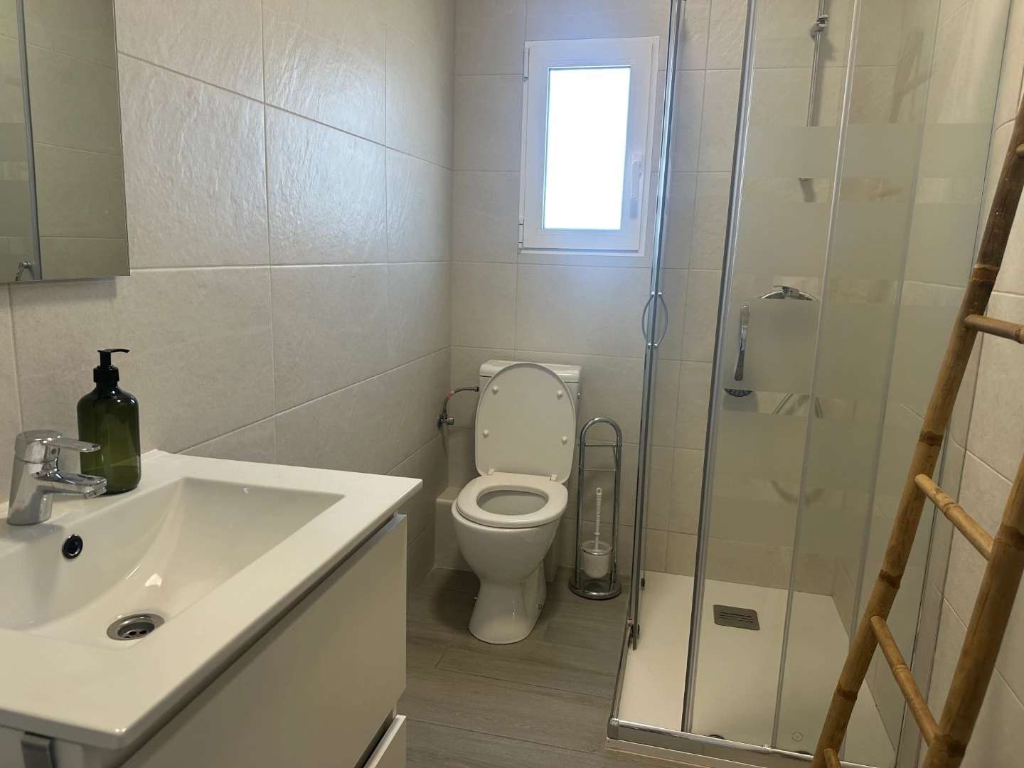 A004 - Apartamento en primera linea de playa con vistas al mar en Denia