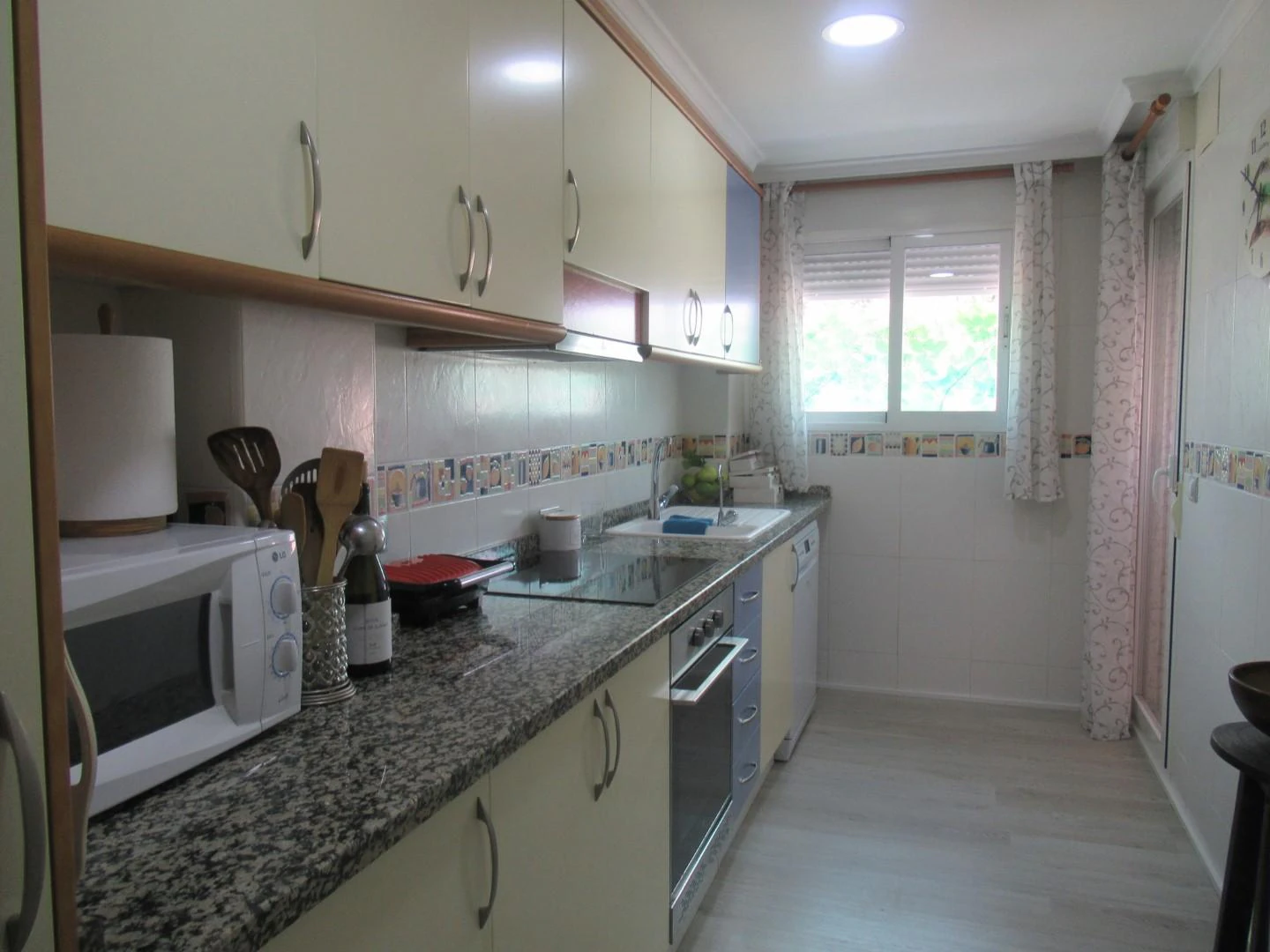 A14 - Apartamento de 3 dormitorios y piscina en venta en DENIA