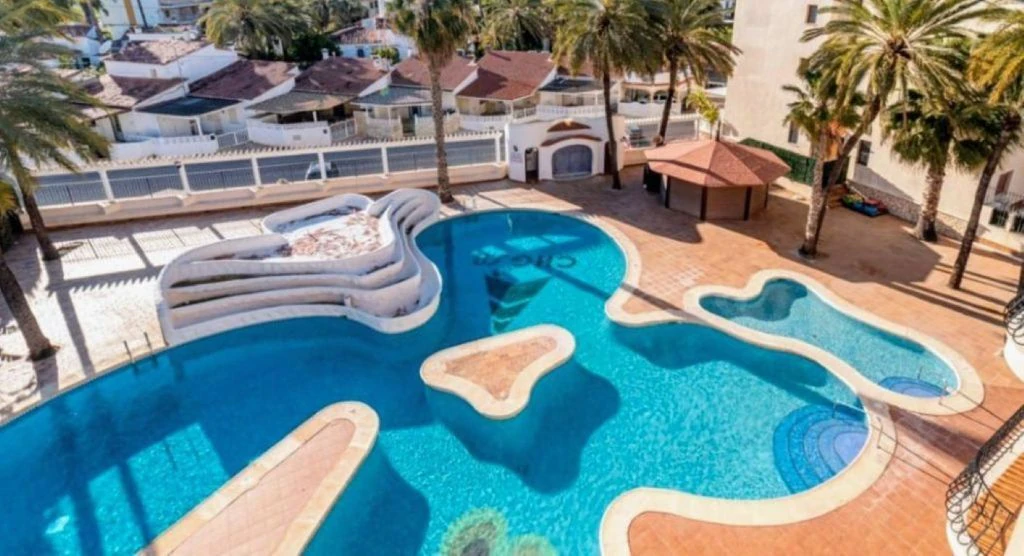 L-SC846270 - Ático con vistas, terraza y piscina a poca distancia del mar en Denia.