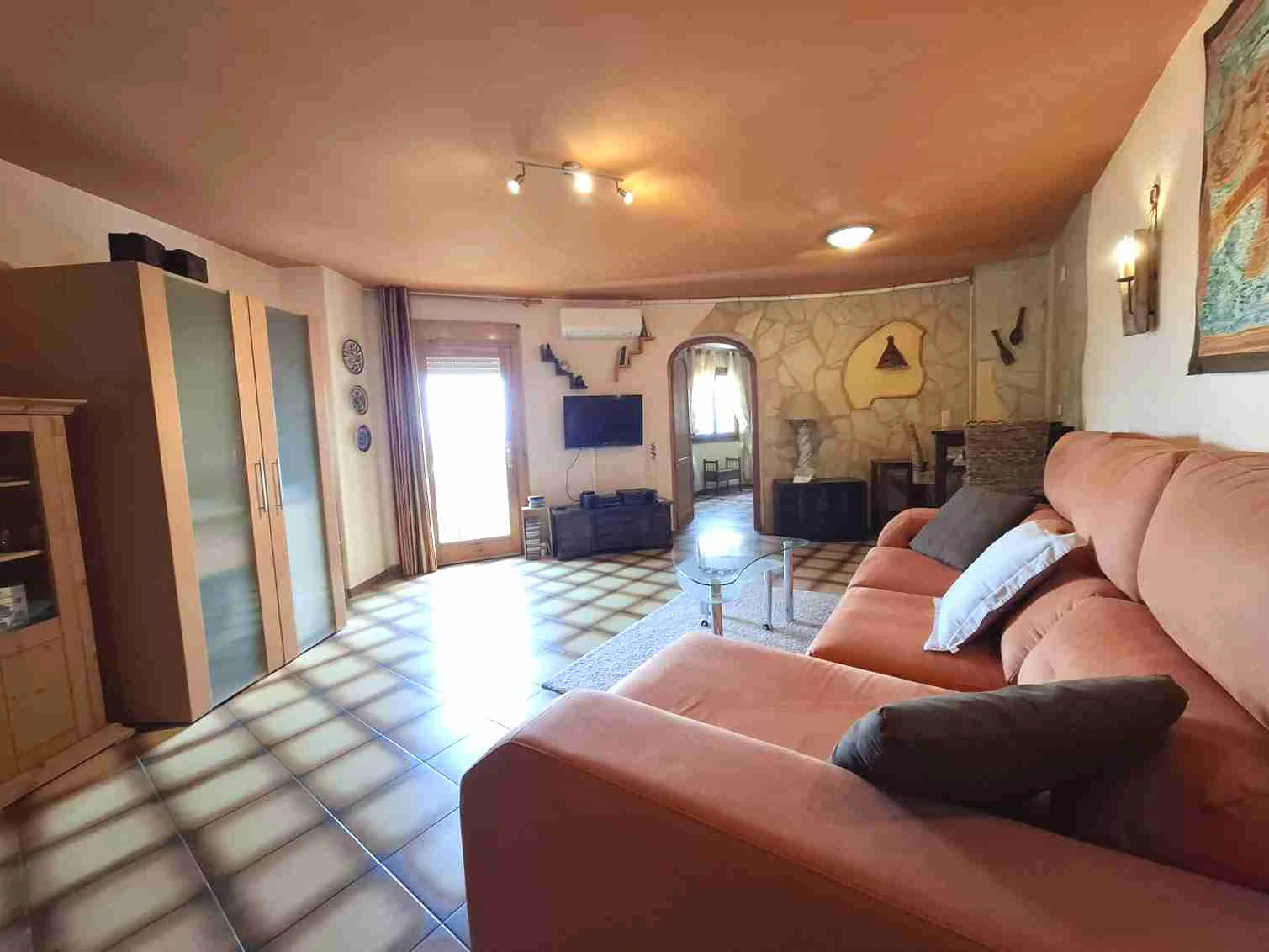 HH-CD346809 - Establecimiento de ocio o hostelería con vivienda propia en venta en Sanet y Negrals