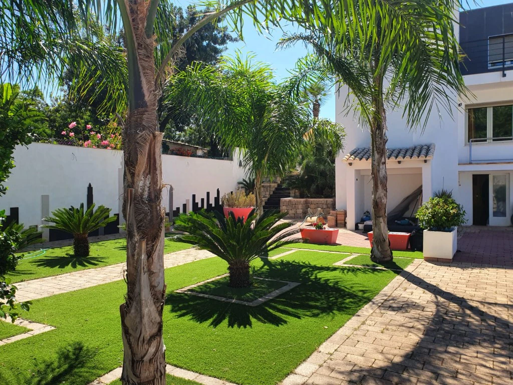 VP22 - Chalet renovado en Denia en venta con vistas al Mar