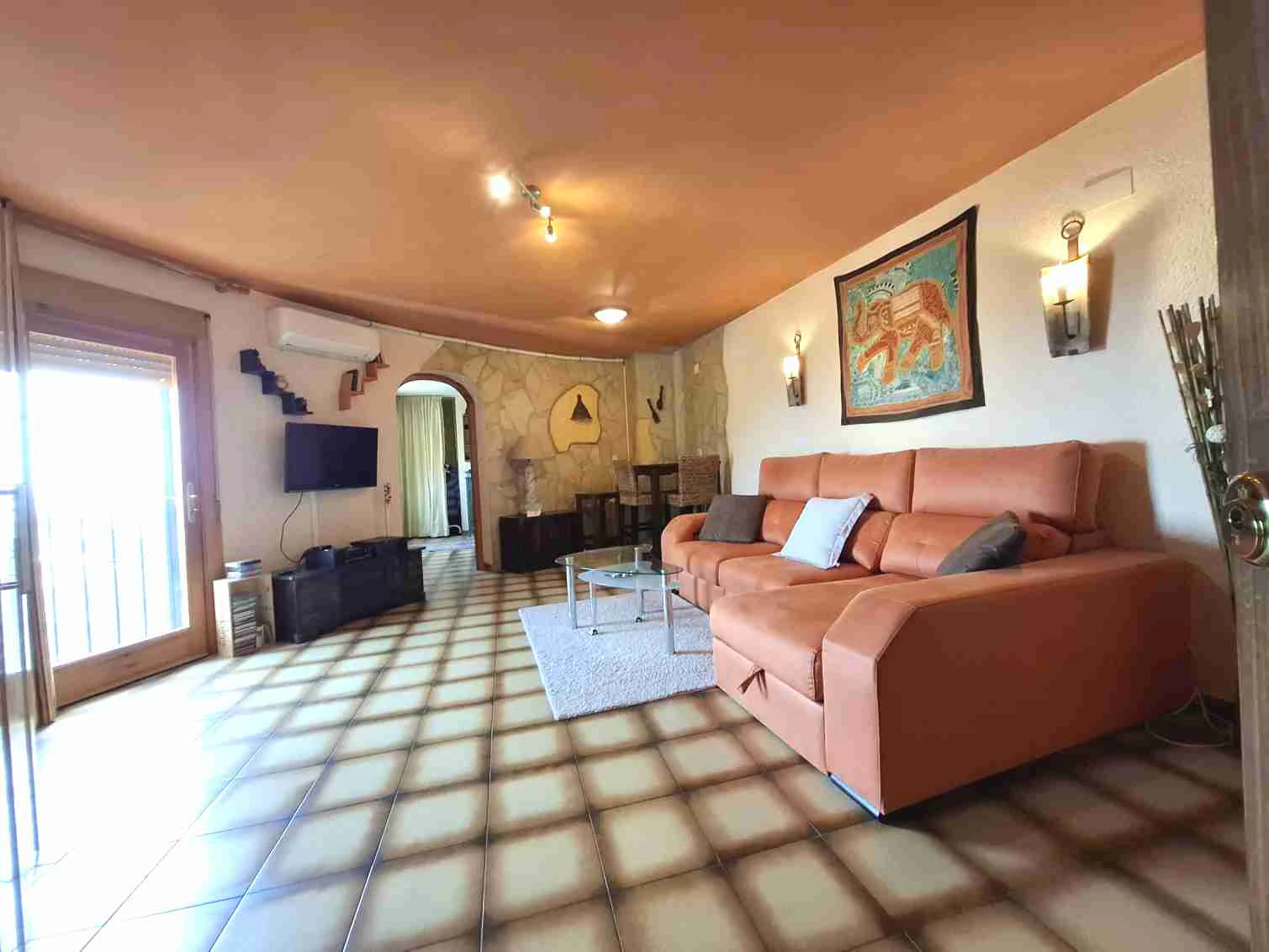 HH-CD346809 - Establecimiento de ocio o hostelería con vivienda propia en venta en Sanet y Negrals