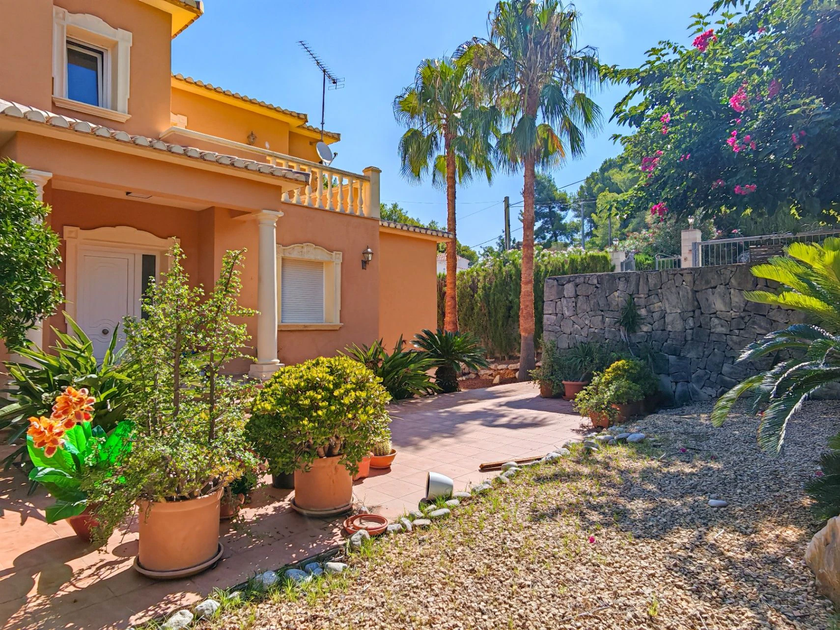 FIC072106 - Gran chalet/villa en venta  muy   amplia  con piscina privada  en Denia