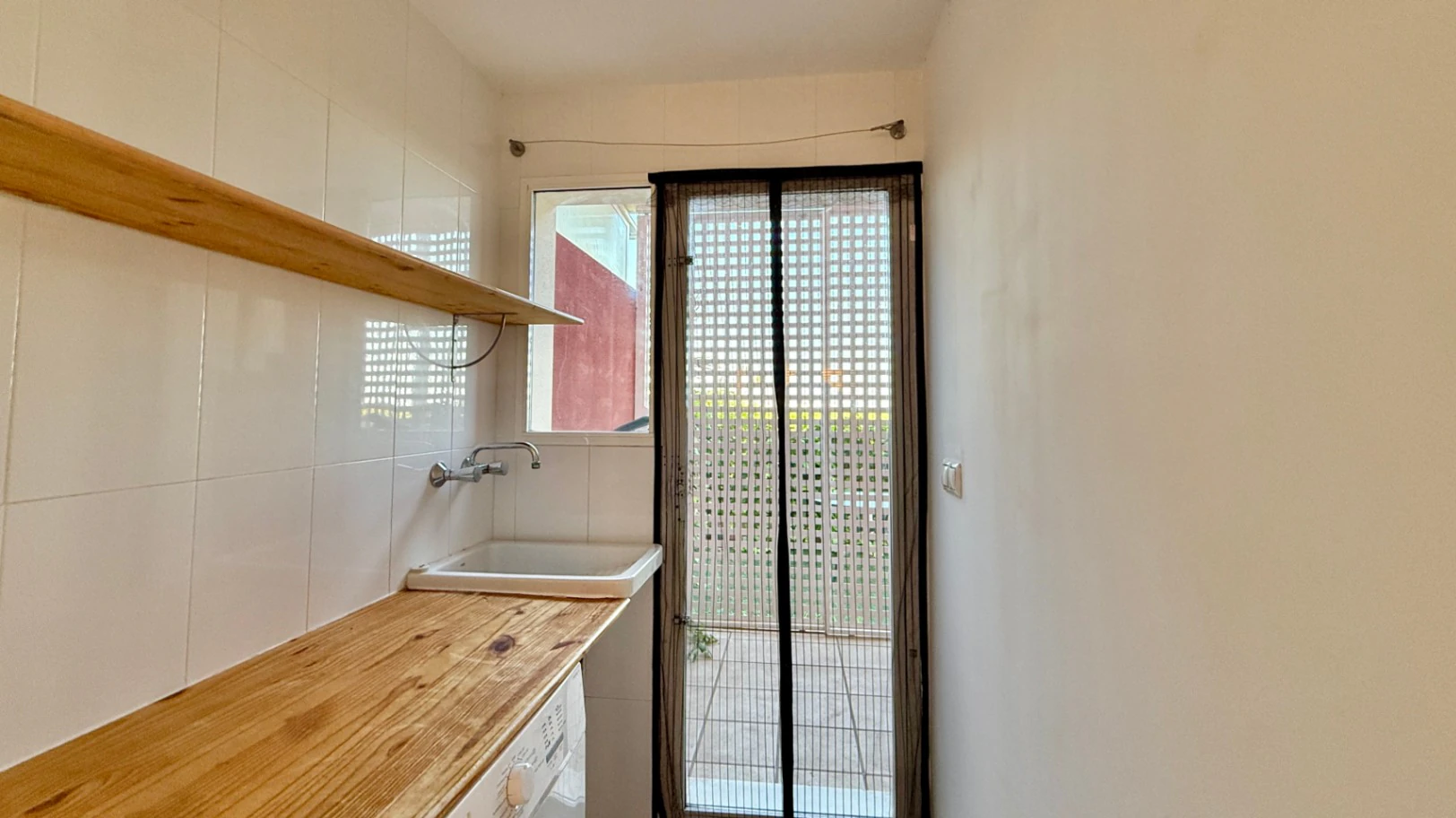 C-DV833136 - Bungalow entre Gandía y Oliva en venta con 3 habitaciones y jardín en estilo Mediterráneo
