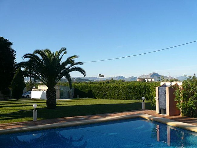 VP118 - Chalet en venta con gran parcela en Las Marinas Denia