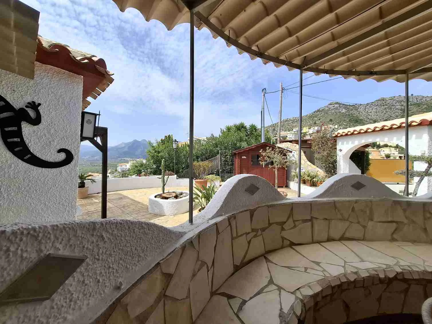 HH-CD346809 - Establecimiento de ocio o hostelería con vivienda propia en venta en Sanet y Negrals