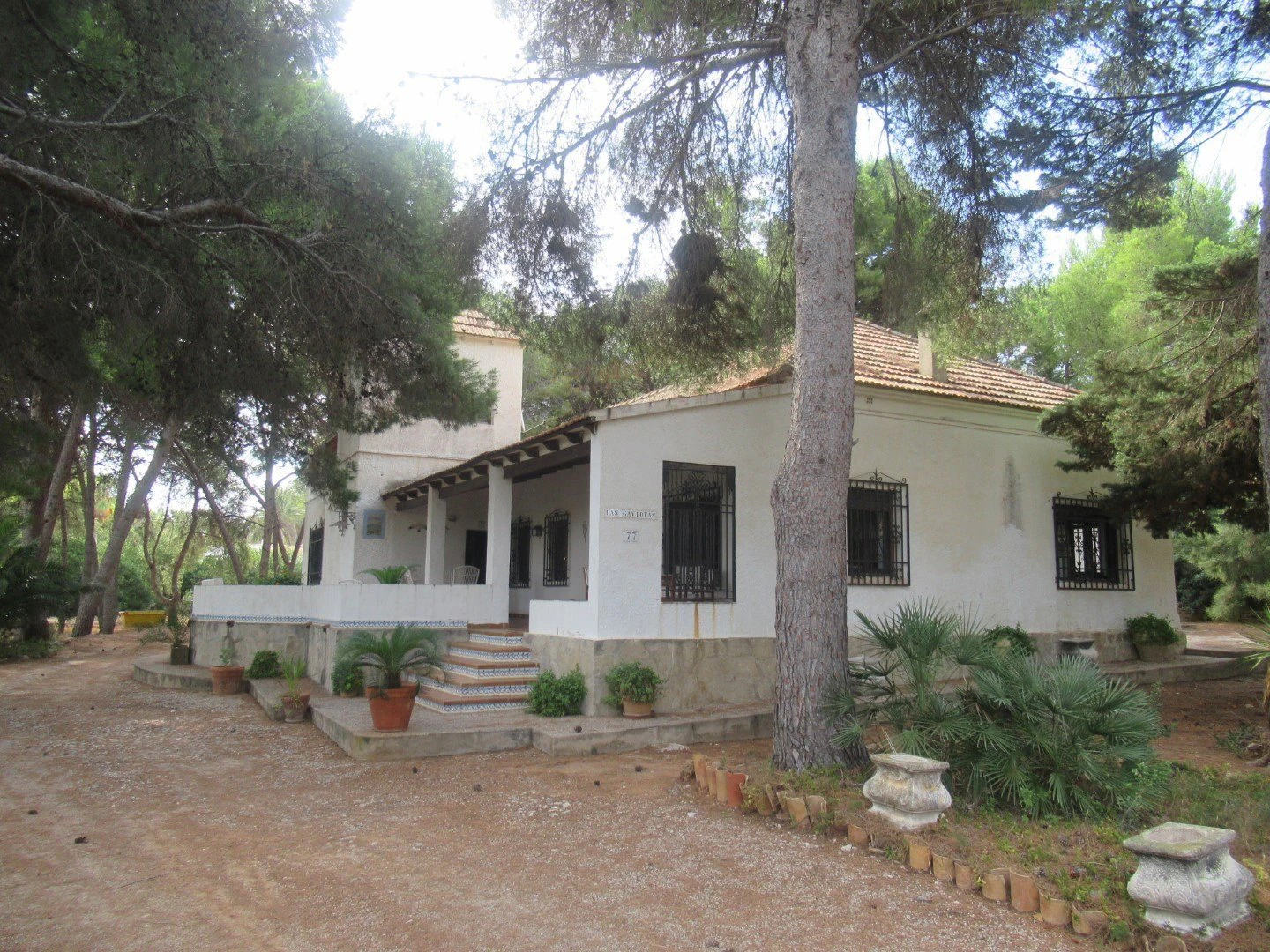 V40 - Chalet en venta en Las Rotas Denia con gran parcela de terreno