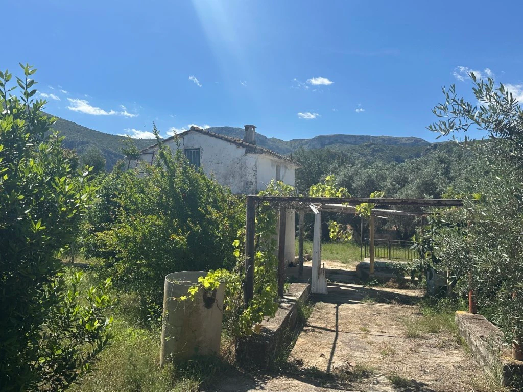 V04 - Casa de campo en venta en Pego.
