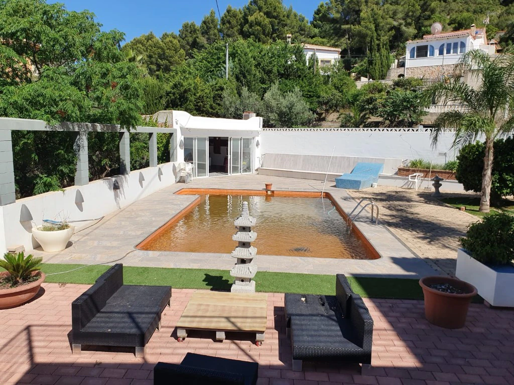 VP22 - Chalet renovado en Denia en venta con vistas al Mar