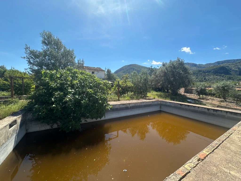 V04 - Casa de campo en venta en Pego.