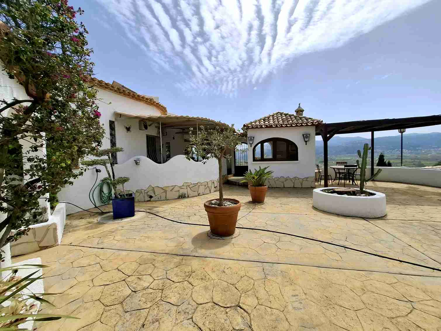 HH-CD346809 - Establecimiento de ocio o hostelería con vivienda propia en venta en Sanet y Negrals