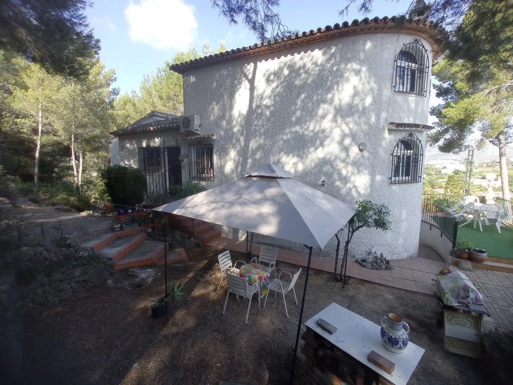 VP8 - Chalet en venta en Pedreguer con vistas