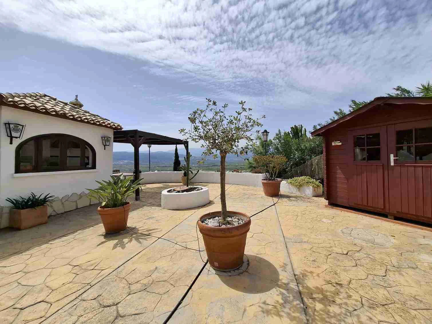 HH-CD346809 - Establecimiento de ocio o hostelería con vivienda propia en venta en Sanet y Negrals