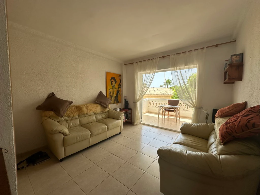 A10 - Apartamento de 1 dormitorio con terraza cerca de la playa y Denia