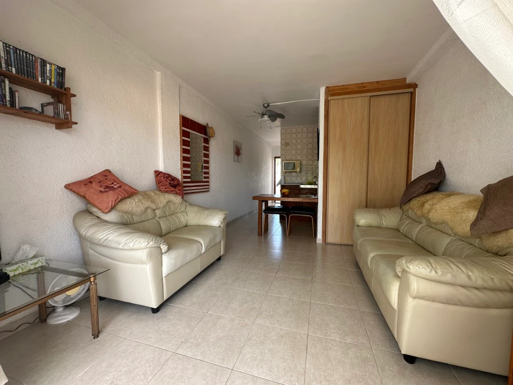 A10 - Apartamento de 1 dormitorio con terraza cerca de la playa y Denia