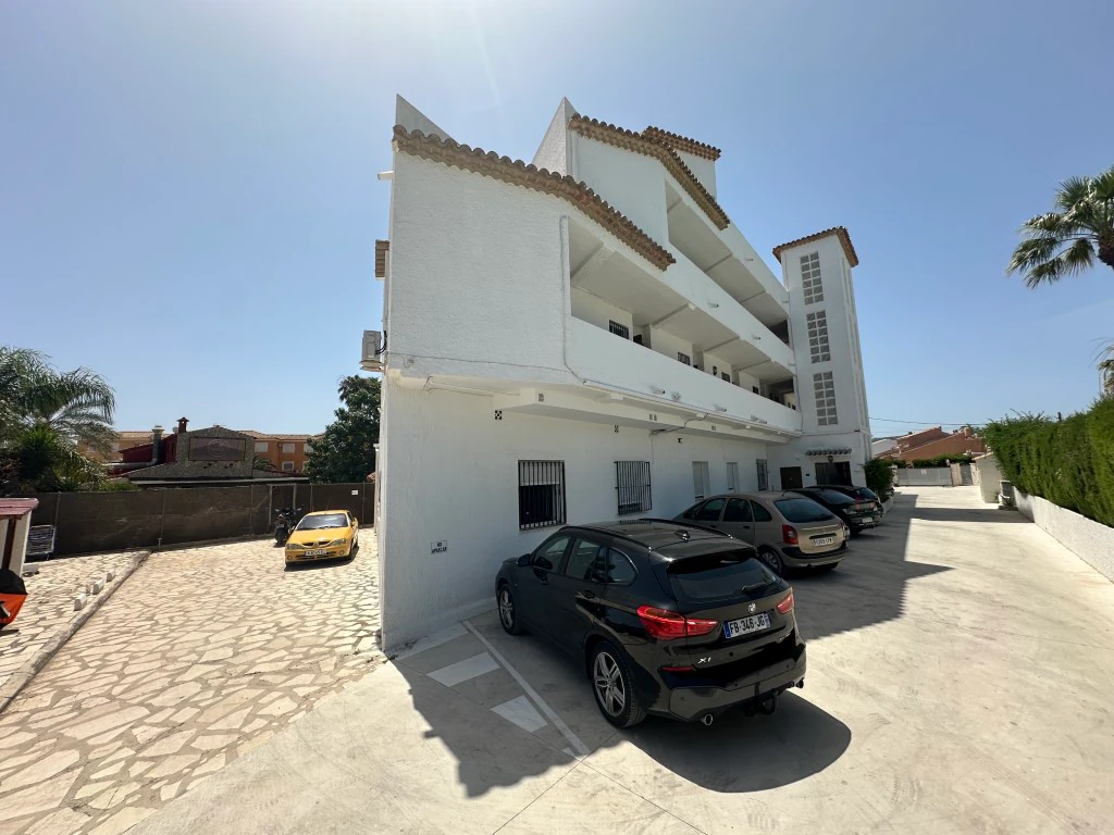 A10 - Apartamento de 1 dormitorio con terraza cerca de la playa y Denia