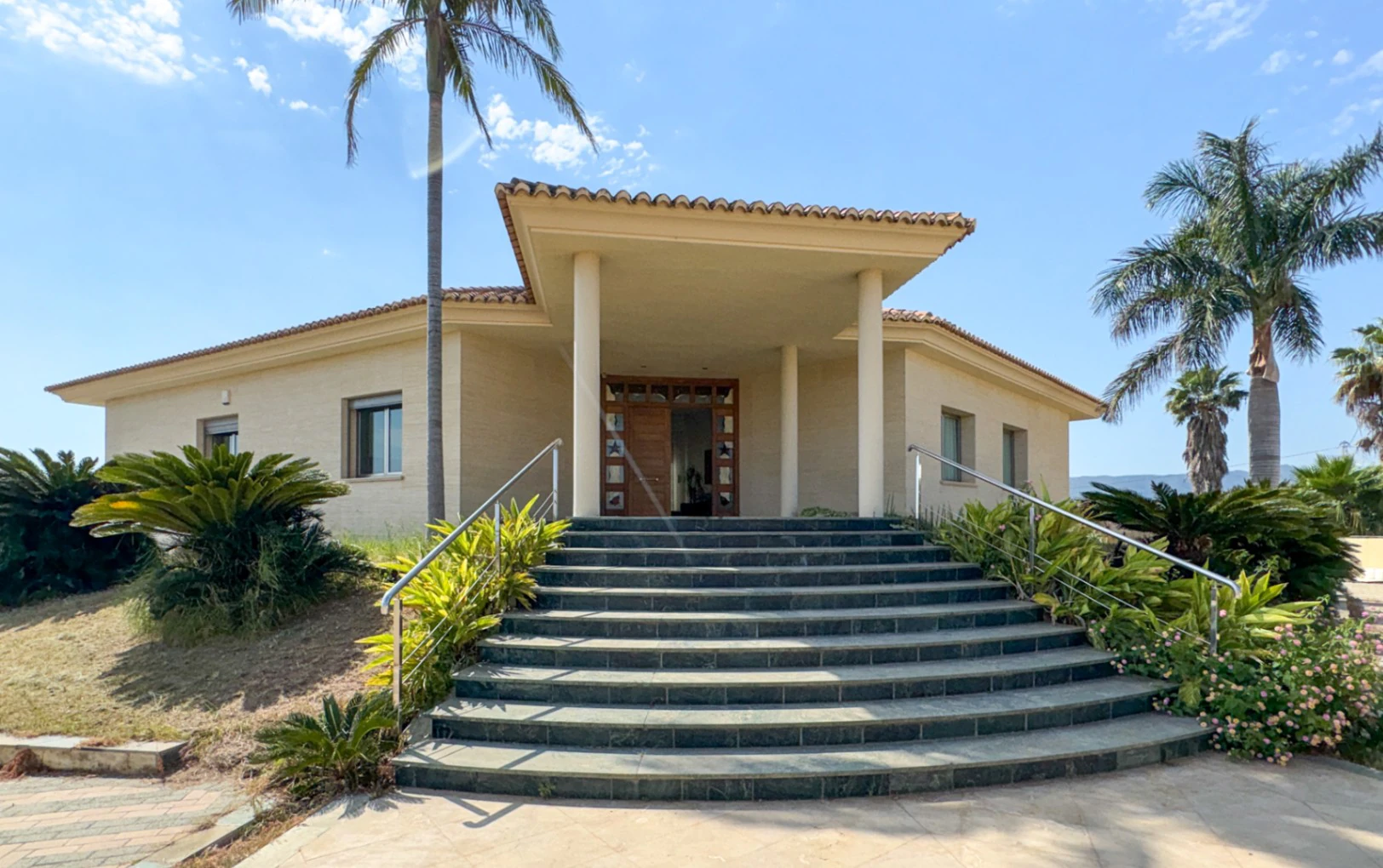 A-EH827230 - Espectacular Finca de Gran Extensión con Dos Viviendas y Piscina en El Verger.