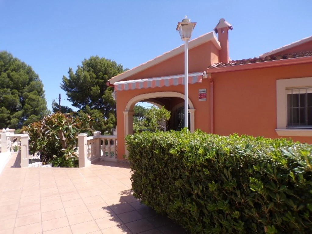 VP08 - Chalet en venta en Denia (Alicante) en zona tranquila cerca de Denia