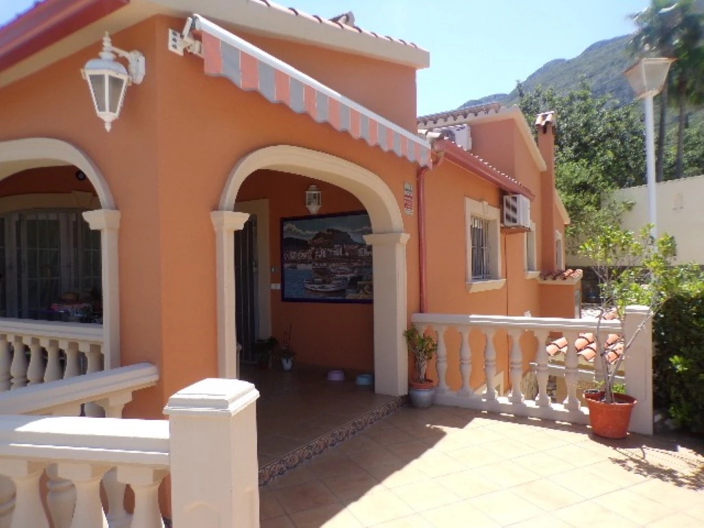 VP08 - Chalet en venta en Denia (Alicante) en zona tranquila cerca de Denia