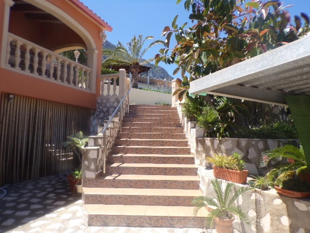 VP08 - Chalet en venta en Denia (Alicante) en zona tranquila cerca de Denia