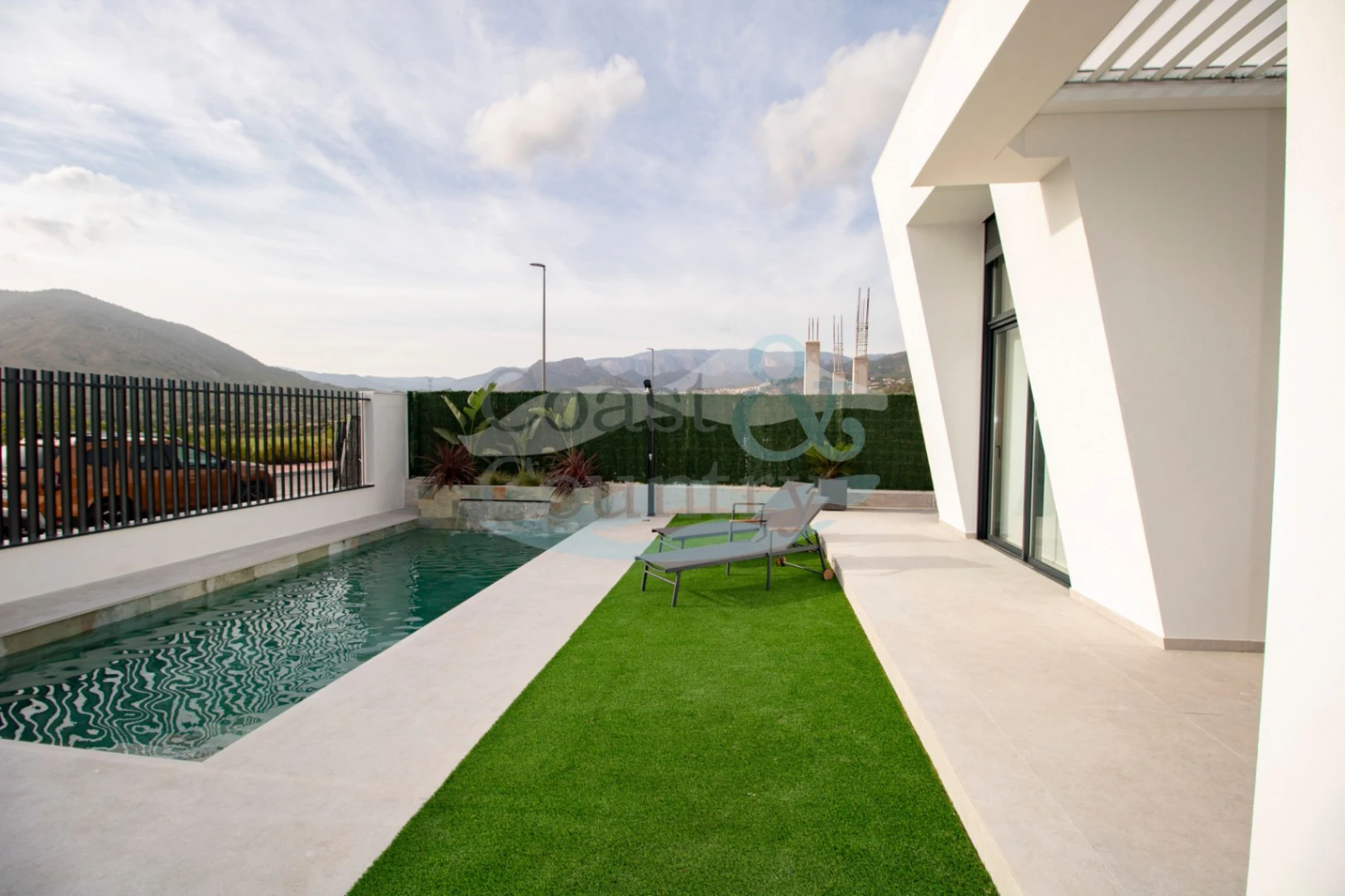 Modern Villa with Pool and Garden in Finestrat