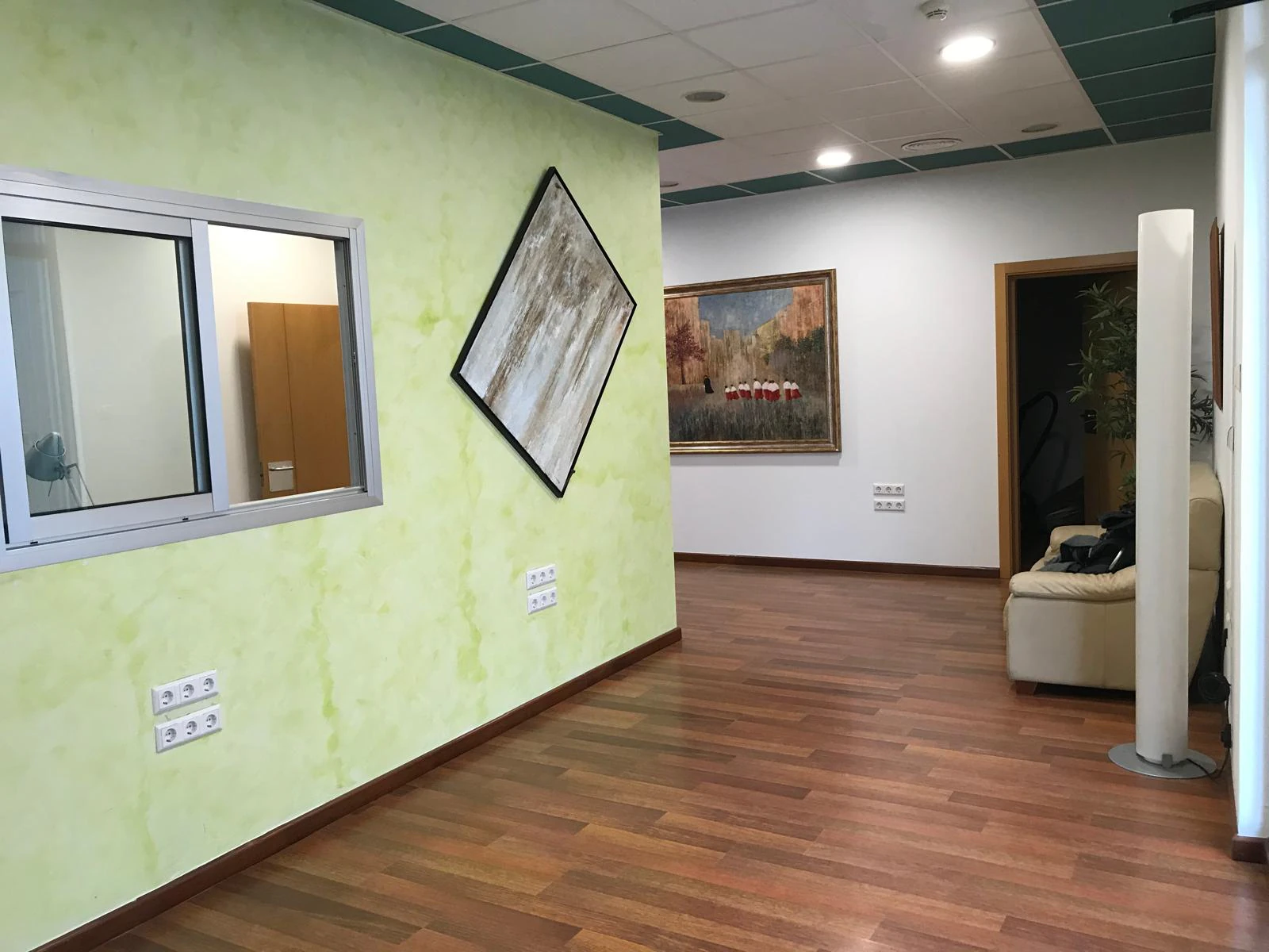 GREAT COMMERCIAL SPACE OPPORTUNITY FOR MULTIPLE USES WITH AN INCREDIBLE LOCATION