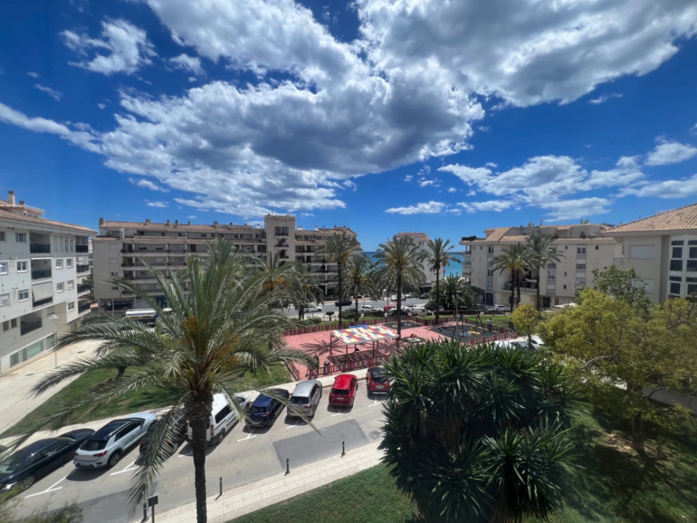 CC1305 - INNEMMELIG LEILIGHET MED HAVUTSIKT OG 3 SOVEROM I SENTRUM AV ALTEA