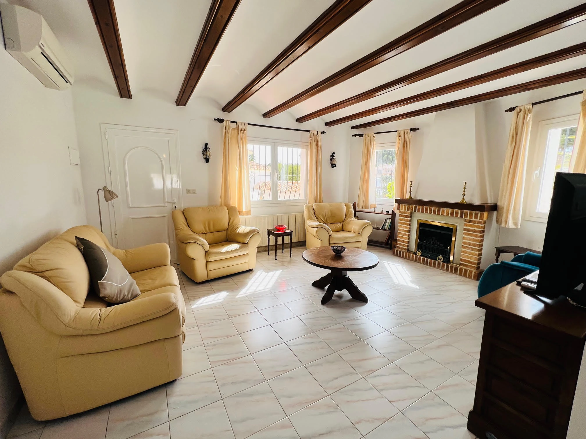 Charmante villa met zwembad te koop - Benissa