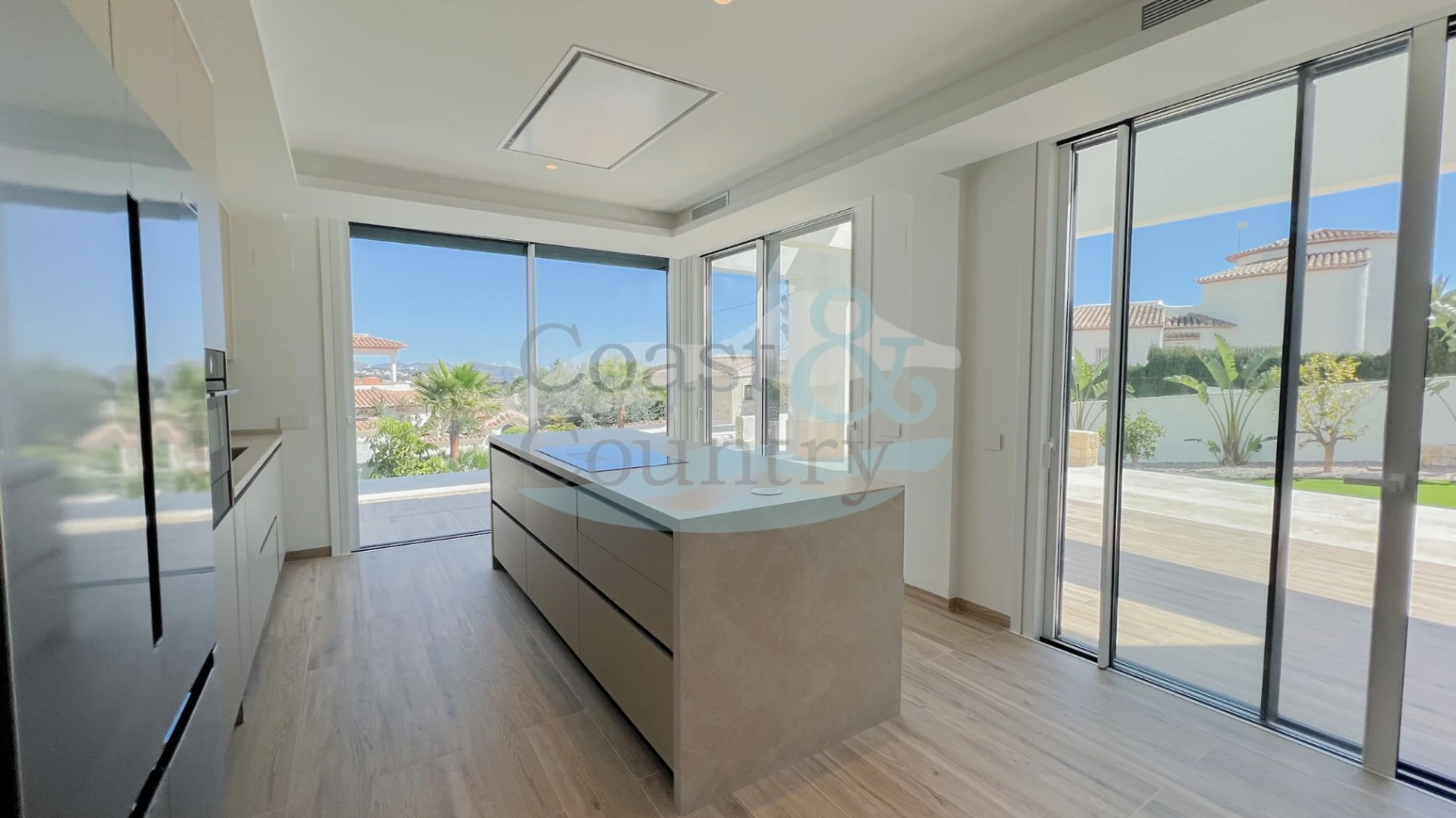 Spectacular villa for sale in Calpe.