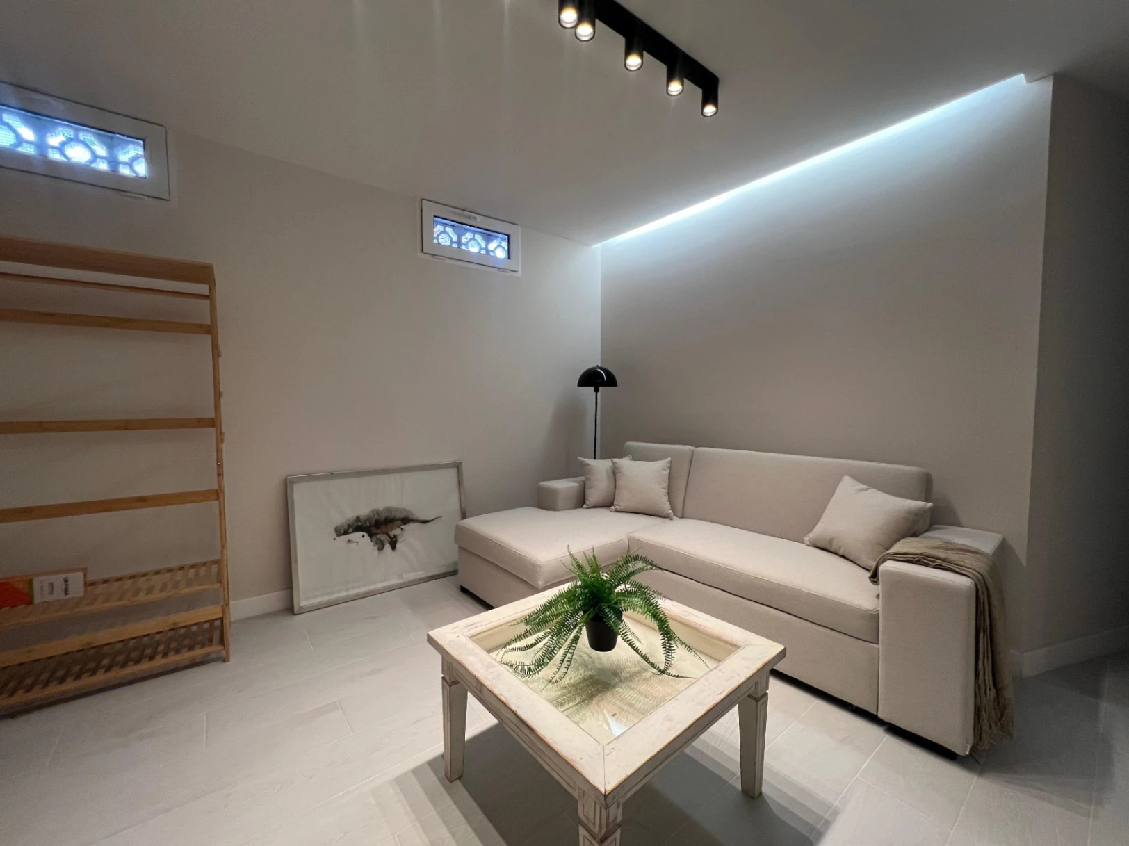 Villa en venta con 4 dormitorios, piscina privada y aire acondicionado.