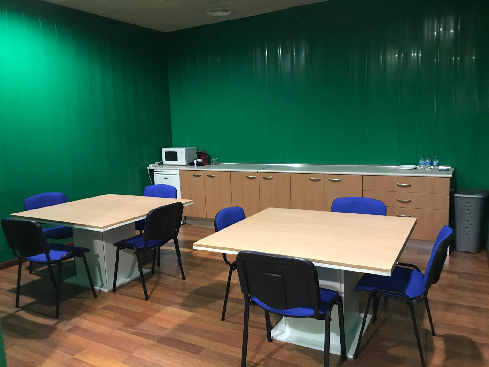 GREAT COMMERCIAL SPACE OPPORTUNITY FOR MULTIPLE USES WITH AN INCREDIBLE LOCATION