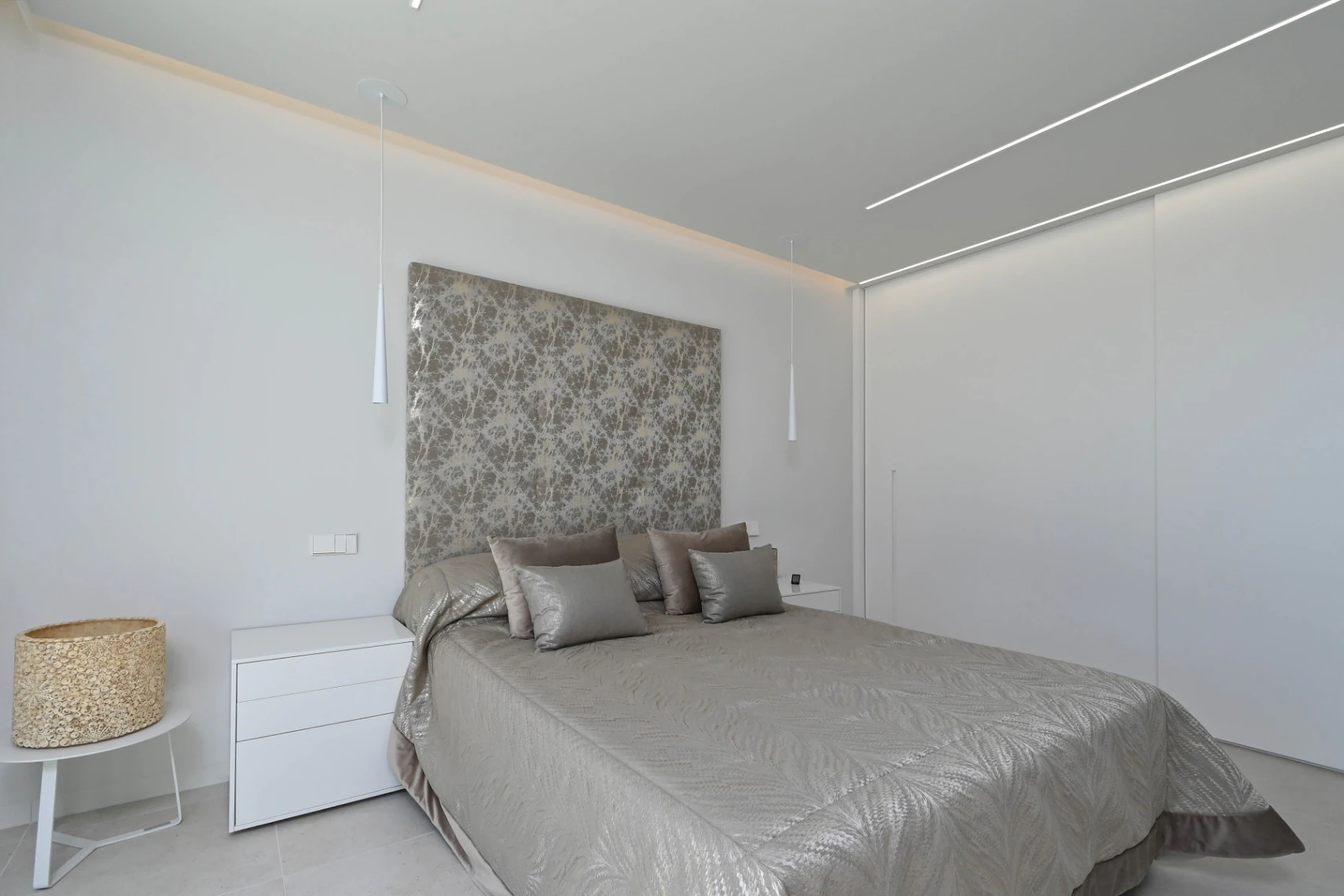 Lyxig modern villa med havsutsikt i Moraira