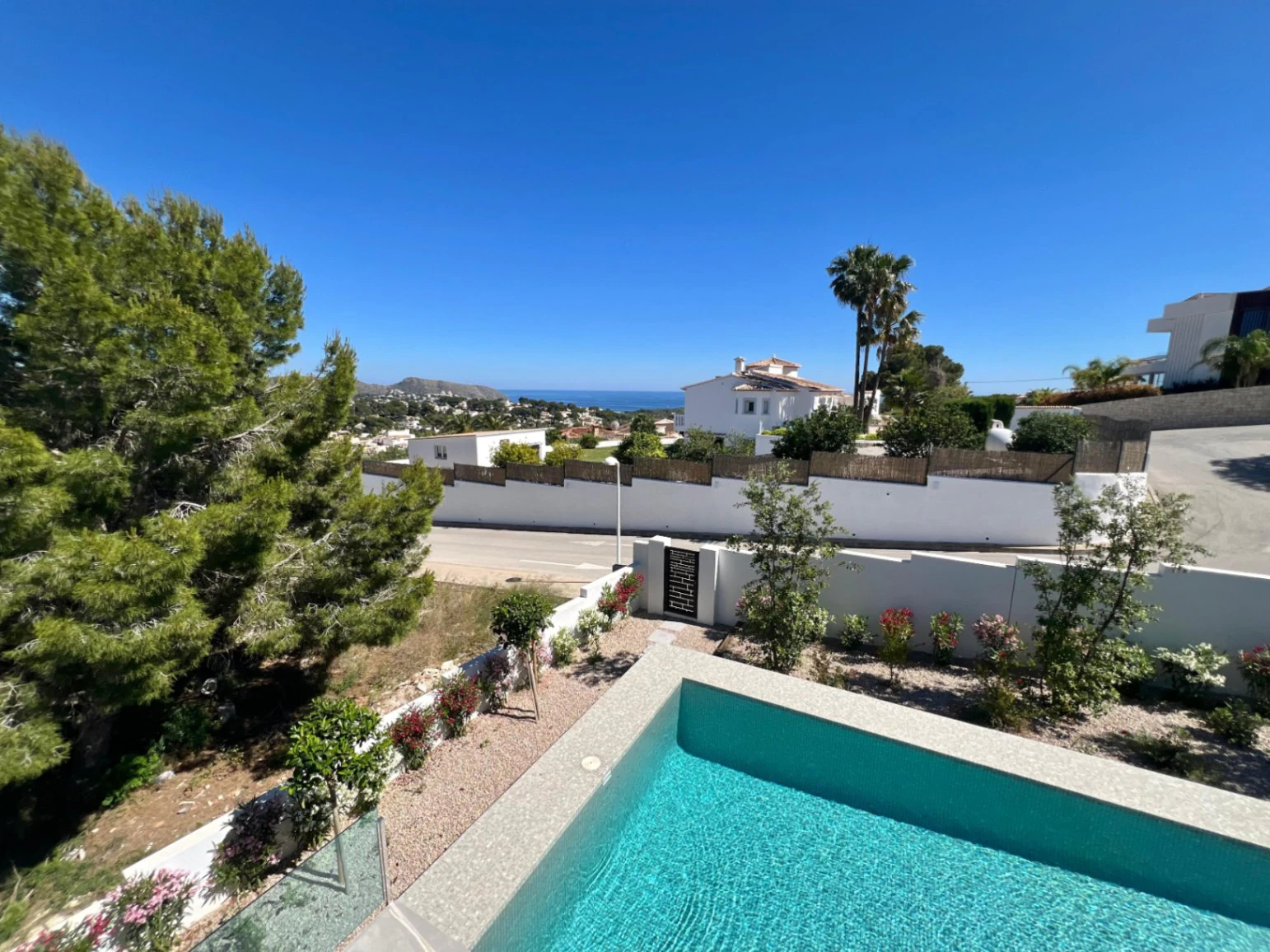 Exclusieve moderne villa te koop in Moraira