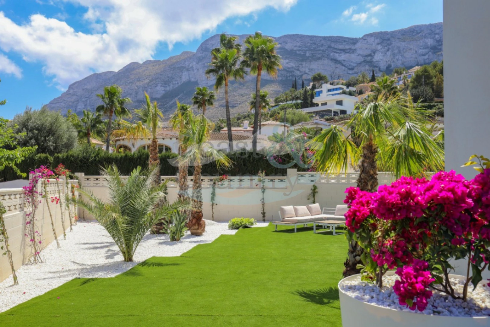 Elegant ground floor flat with private garden Dénia