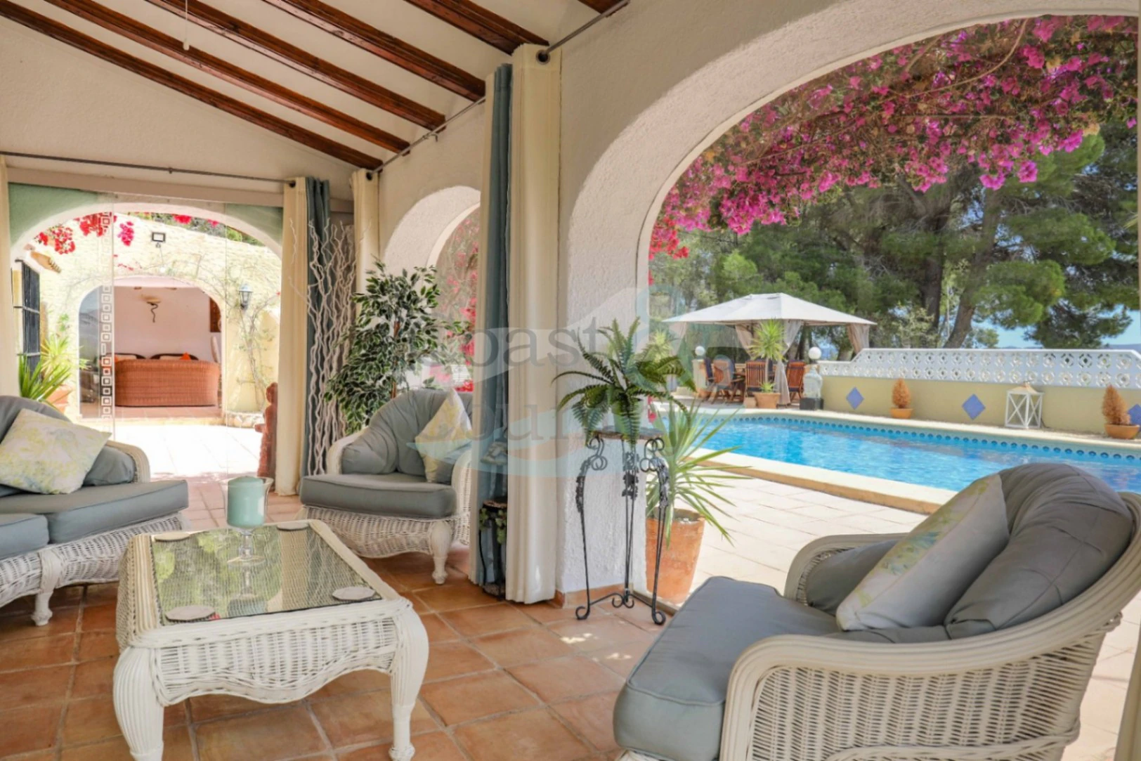 Prachtige villa op Montgo: weids uitzicht en tijdloze elegantie