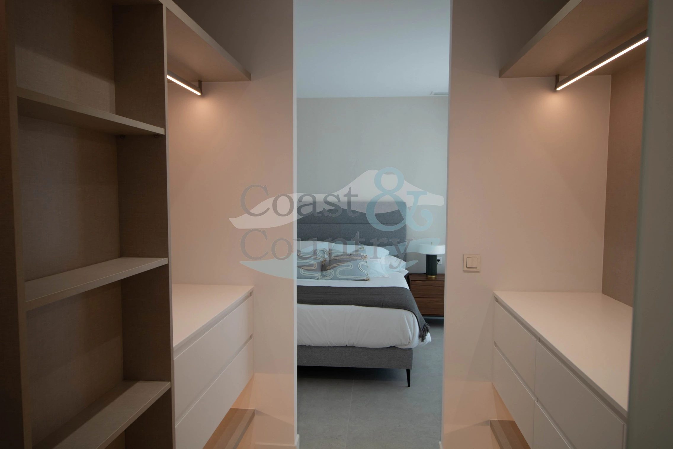 Modern Villa with Pool and Garden in Finestrat