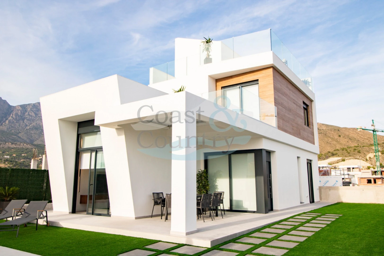 Modern Villa with Pool and Garden in Finestrat