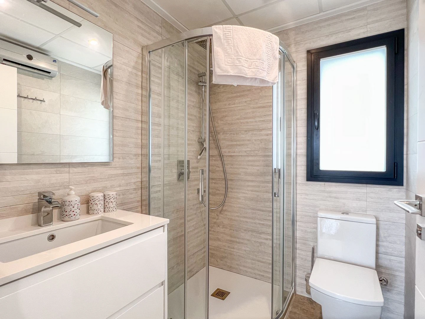 Modern villa for sale with sea view in Moraira