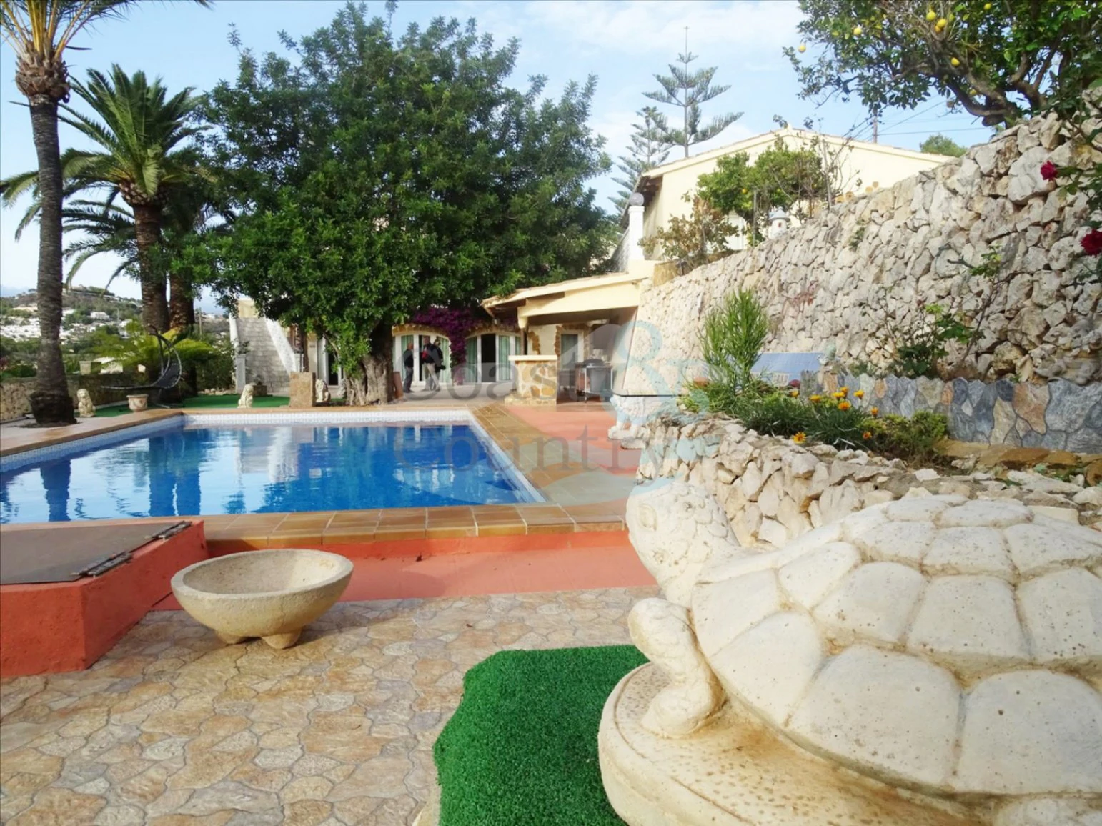 Villa with Independent Apartments and Panoramic Views
