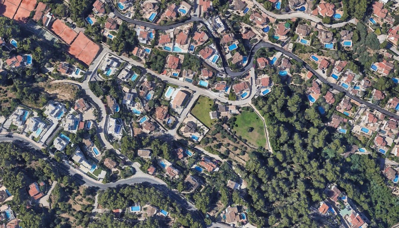 Villa met Twee Onafhankelijke Woningen en Groot Investeringspotentieel