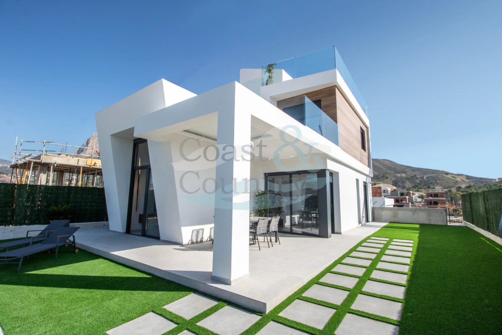 Modern Villa with Pool and Garden in Finestrat