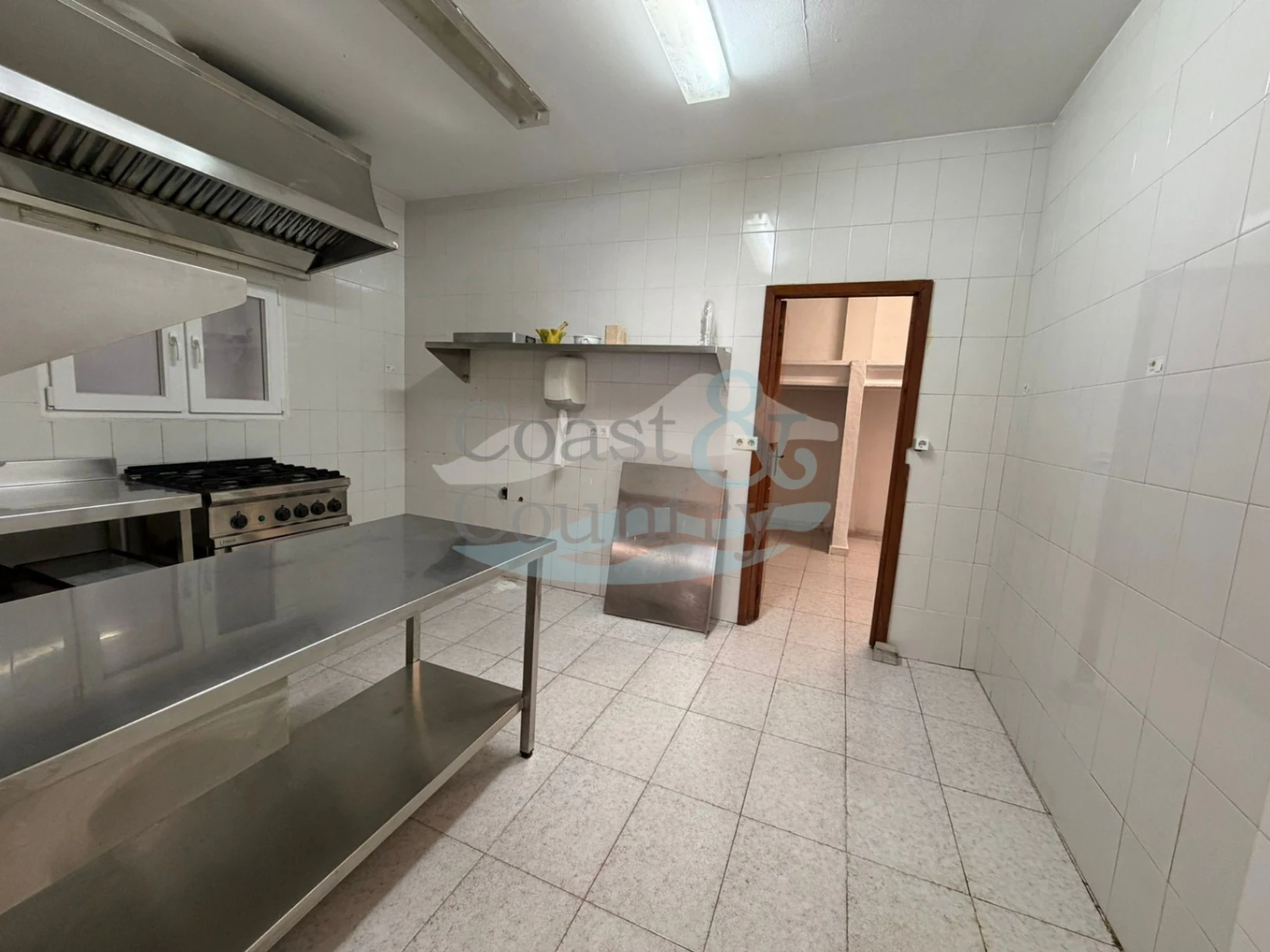 Commercieel te koop in Moraira - 81 m² met airconditioning