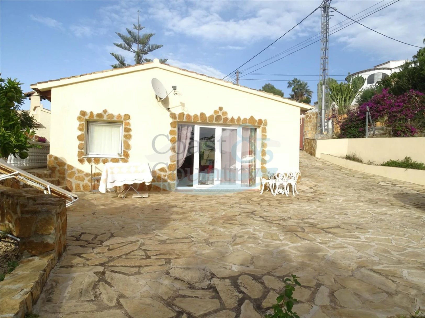 Villa with Independent Apartments and Panoramic Views