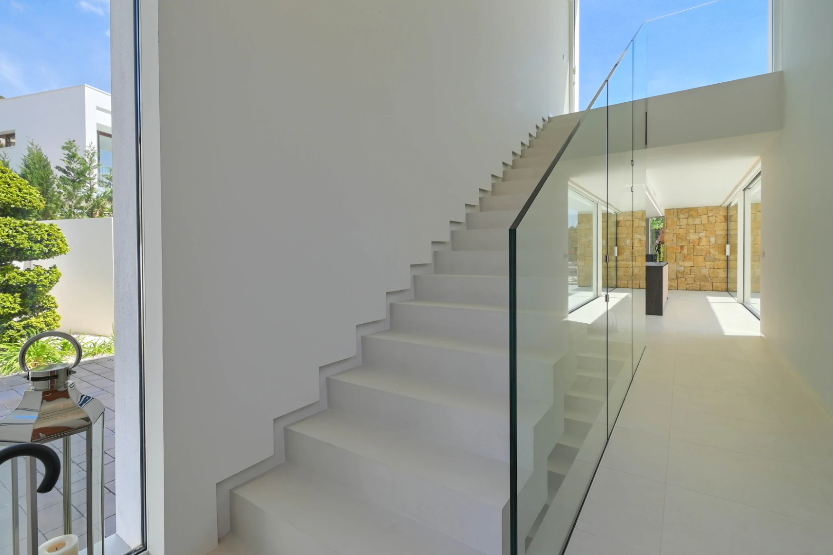 Lyxig modern villa med havsutsikt i Moraira