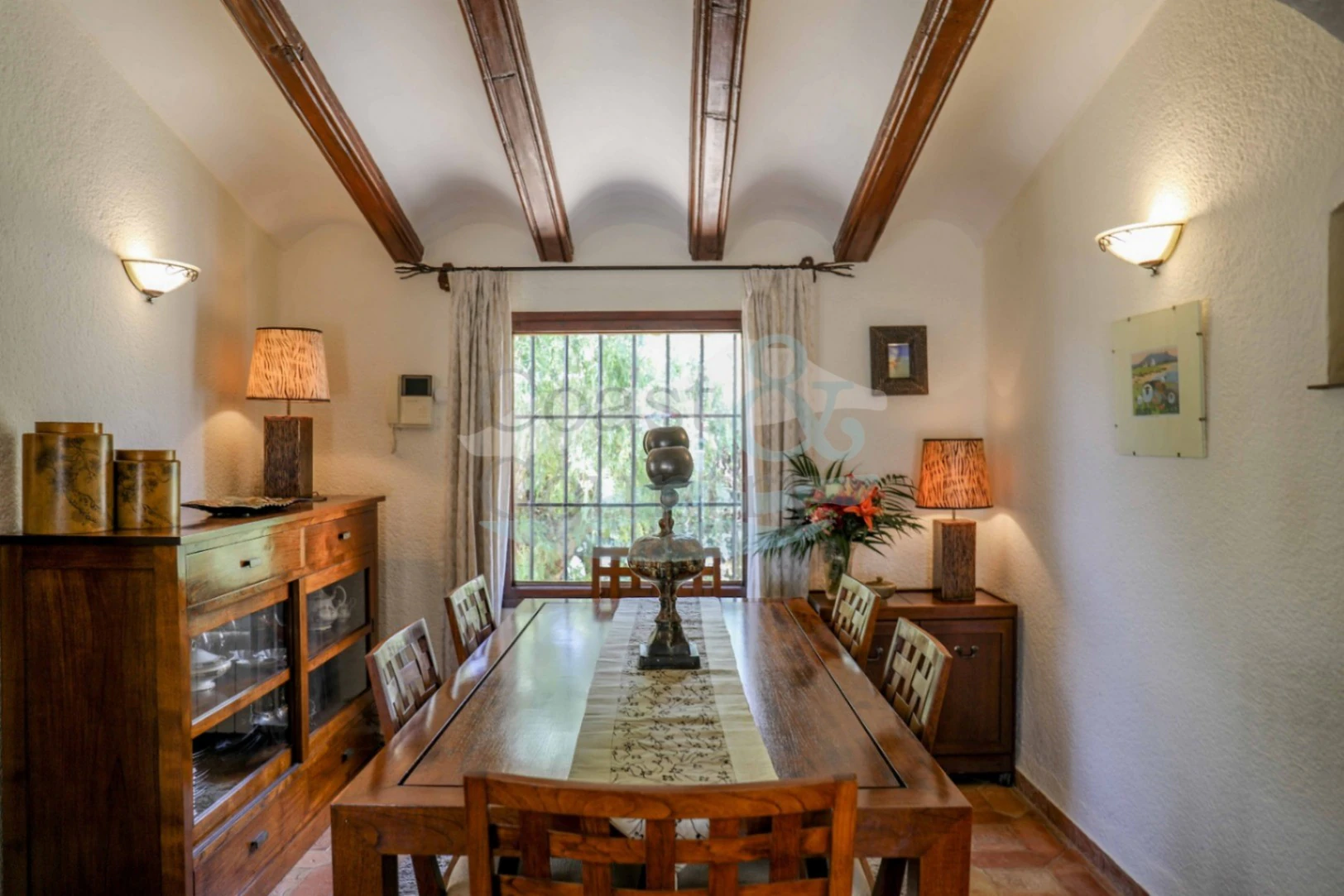 Prachtige villa op Montgo: weids uitzicht en tijdloze elegantie