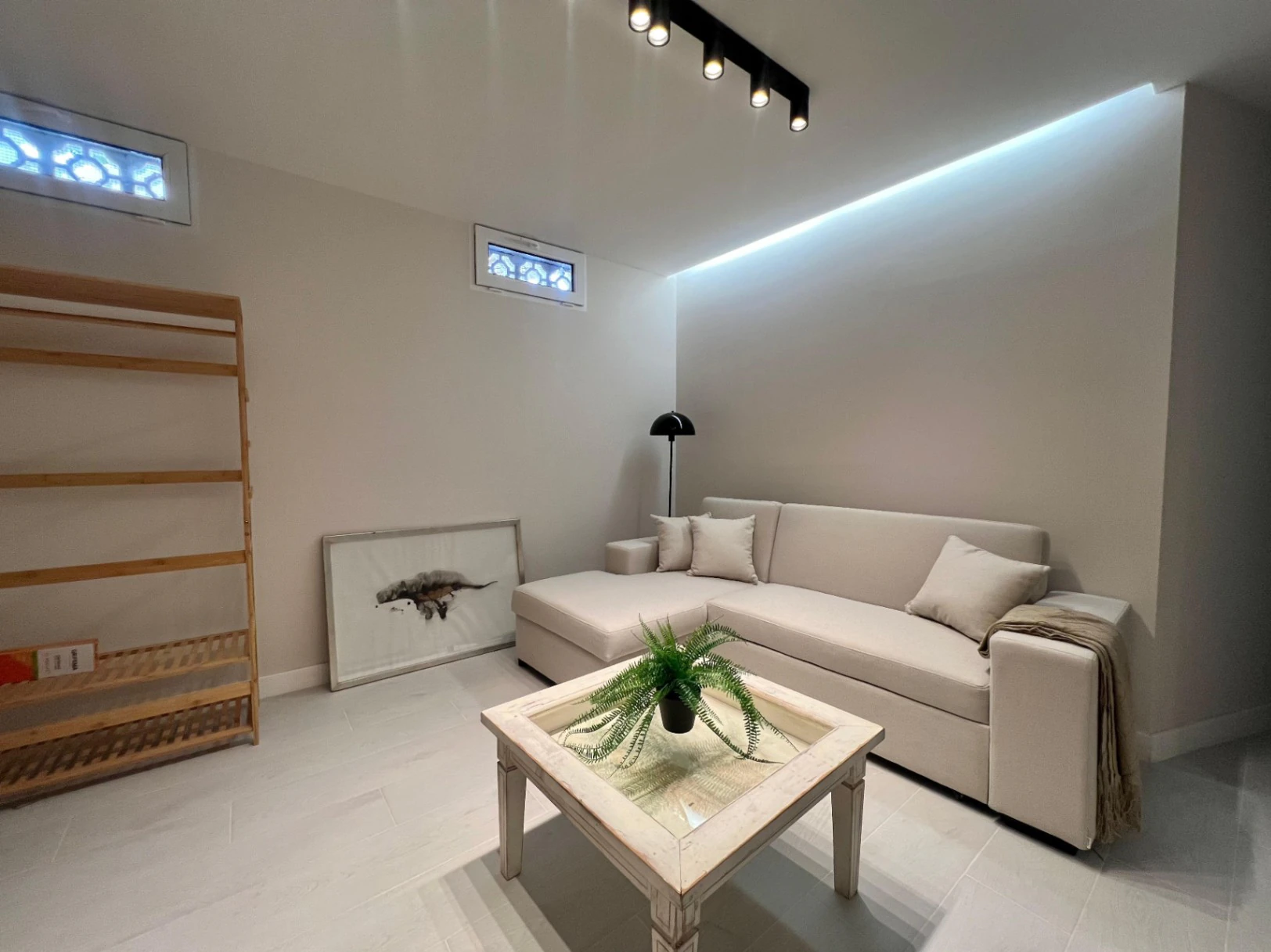 Villa en venta con 4 dormitorios, piscina privada y aire acondicionado.
